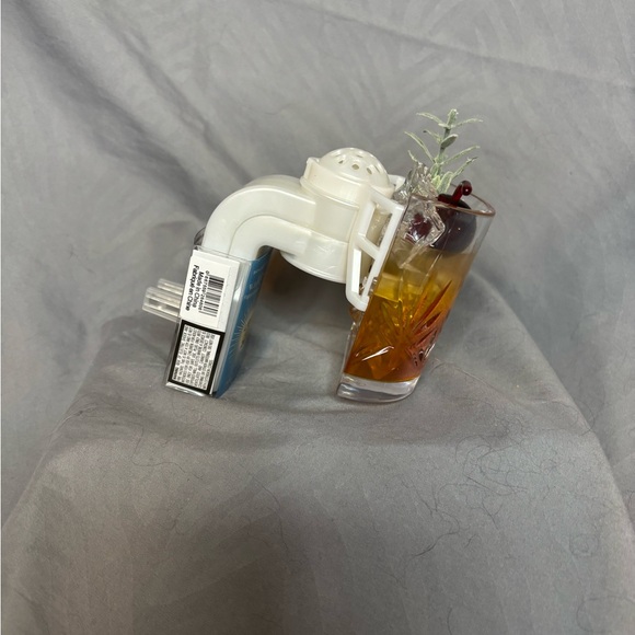 Bath & Body Works Wallflower Cocktail Glass Plug In Nightlight - Picture 2 of 4